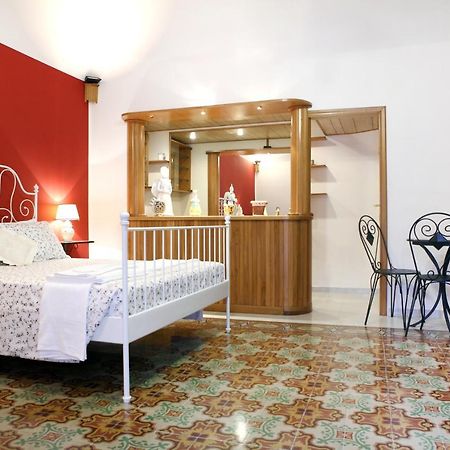 B&B Maia House Santo Stefano di Camastra Buitenkant foto